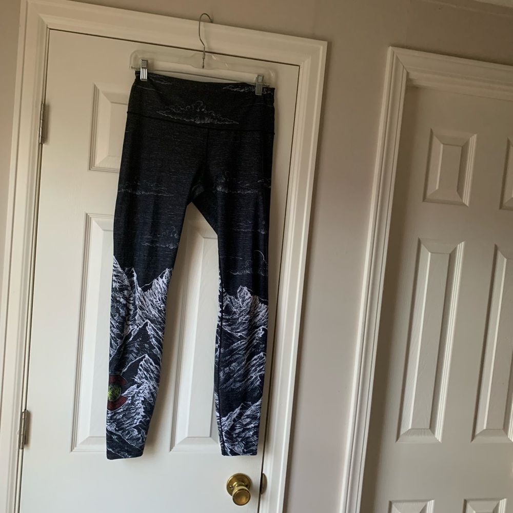 Colorado Threads Black Mountain Leggings